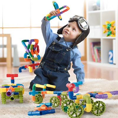 jeuxvdevconstruction garçon fait voler avion