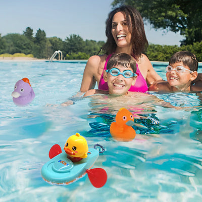 jouet de baignoire bébé maman avec enfants dans piscine avec canards