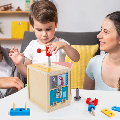 jeux de construction garçonnet avec maman