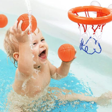 jouet de baignoire bébé panier de basket sourire