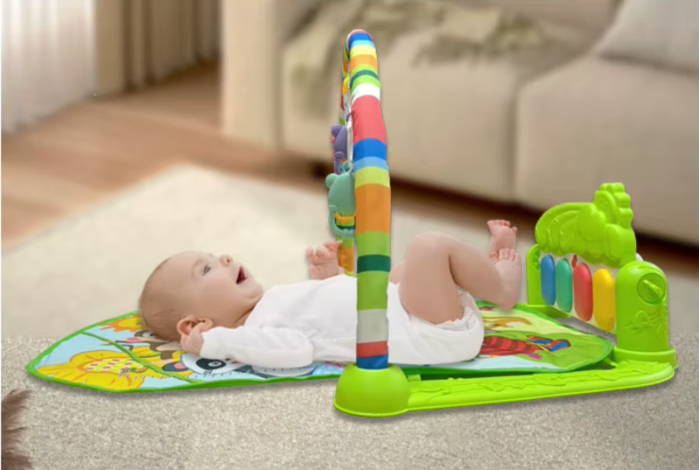 tapis éveil bébé couché